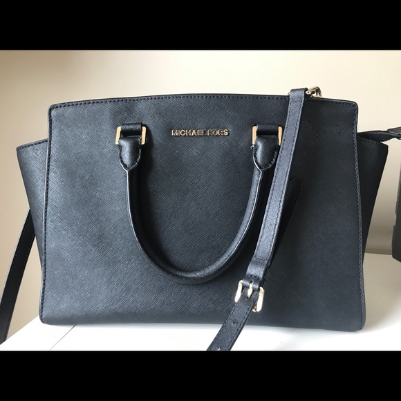Michael Kors Handbags - Michael Kors Selma Black Saffiano Leather Satchel